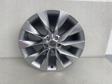 Laden Sie das Bild in den Galerie-Viewer, 1x Alufelge 19 Zoll 8.0" 5x112 45ET Glanz Silber 5LA601025AP Skoda Enyaq FEL5406088160zp