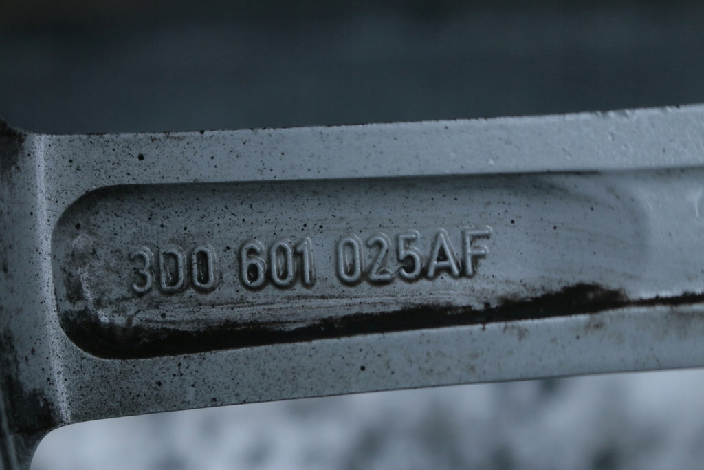 1x Alufelge 18 Zoll 8.5" 5x112 3D0601025 Vw Rim Wheel