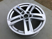 Load image into Gallery viewer, 1x Alufelge 17 Zoll 7.0&quot; 5x112 42ET 8W0601025P Audi A4 B9 Rim Wheel