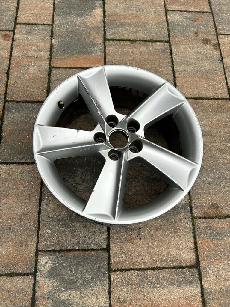 1x Alufelge 16 Zoll 7.0" 5x100 43ET Glanz Silber 6J0601025L Seat Rim Wheel