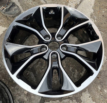 Laden Sie das Bild in den Galerie-Viewer, 1x Alufelge 19 Zoll 8.0" 5x114.3 55ET Glanz Silber 52910-S0100 Hyundai I30 FEL1909767807lb