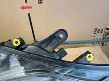 Laden Sie das Bild in den Galerie-Viewer, Frontscheinwerfer Ford Kuga 8V4113W030AF Links Scheinwerfer Headlight SCH5910971913mh