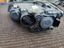 Laden Sie das Bild in den Galerie-Viewer, Frontscheinwerfer VW Polo 2G1941006 Rechts Scheinwerfer Headlight