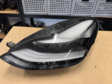 Laden Sie das Bild in den Galerie-Viewer, Frontscheinwerfer Tesla Model 3 1514952-00-D LED Links Scheinwerfer Headlight