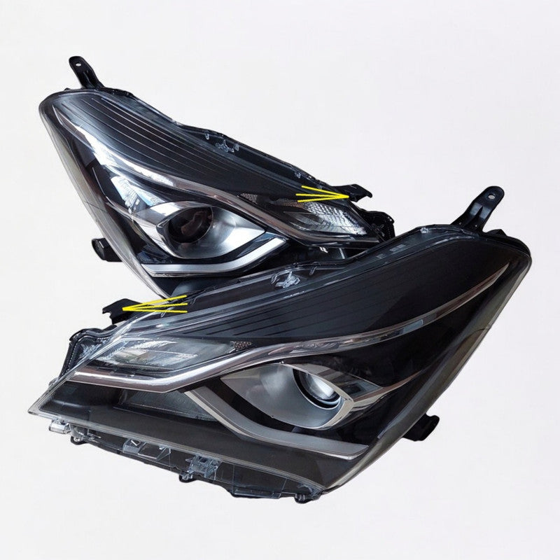 Frontscheinwerfer Toyota Yaris LED Ein Stück (Rechts oder Links) Headlight