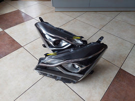 Frontscheinwerfer Toyota Yaris LED Ein Stück (Rechts oder Links) Headlight
