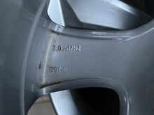 Laden Sie das Bild in den Galerie-Viewer, 1x Alufelge 17 Zoll 7.0&quot; 5x108 31381758 Volvo Rim Wheel