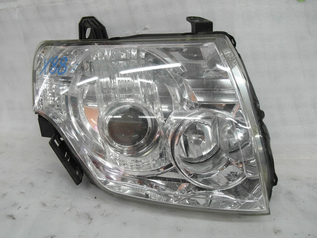 Frontscheinwerfer Mitsubishi Pajero IV 100-67018 Xenon Rechts Headlight