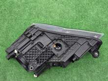 Laden Sie das Bild in den Galerie-Viewer, Frontscheinwerfer Skoda Superb III 3V1941016A Xenon Rechts Headlight