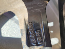 Laden Sie das Bild in den Galerie-Viewer, 1x Alufelge 16 Zoll 6.5&quot; 5x112 5TA601025P VW Touran Rim Wheel