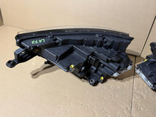 Laden Sie das Bild in den Galerie-Viewer, Frontscheinwerfer Skoda Kamiq 658941015 658941016 LED Ein Satz Headlight SCH2505713017wk