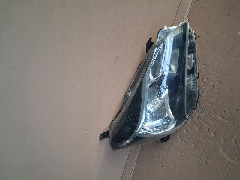 Frontscheinwerfer Toyota Yaris Rechts Scheinwerfer Headlight SCH4320186230be