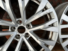 Load image into Gallery viewer, 1x Alufelge 18 Zoll 8.0" 5x112 25ET Glanz Silber 760601025A VW Touareg Rim Wheel FEL9304746868bk