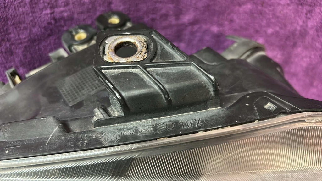 Frontscheinwerfer Seat Exeo 2R1941754E 89320185 Xenon Rechts Headlight