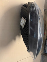 Laden Sie das Bild in den Galerie-Viewer, Frontscheinwerfer Volvo V40 31283333 Rechts Scheinwerfer Headlight SCH3419985833dc