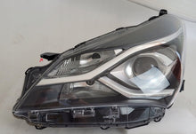 Laden Sie das Bild in den Galerie-Viewer, Frontscheinwerfer Toyota Yaris Links Scheinwerfer Headlight