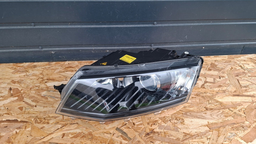 Frontscheinwerfer Skoda Octavia III 5E1941015B Links Scheinwerfer Headlight SCH1116043158hn