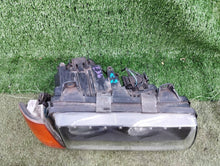 Laden Sie das Bild in den Galerie-Viewer, Frontscheinwerfer BMW 3 E36 084441110 4441125R Rechts Scheinwerfer Headlight SCH3803609906mf