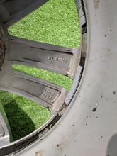 Load image into Gallery viewer, 1x Alufelge 17 Zoll 7.0" 5x108 40 5ET Glanz Silber 31471309 Volvo V70 I V60 S60 FEL5186564593ph