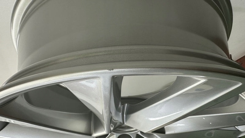 1x Alufelge 17 Zoll 6.5" 5x100 40ET Glanz Silber 657601025D Skoda Scala Kamiq I FEL5288702868xb