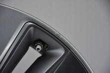 Laden Sie das Bild in den Galerie-Viewer, 1x Alufelge 17 Zoll 7.0" 5x114.3 50ET Glanz Silber 52910-K4000 Hyundai Kona FEL1038803396yx