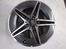 Laden Sie das Bild in den Galerie-Viewer, 1x Alufelge 18 Zoll 8.5" 5x112 52ET Glanz A2064011800 Mercedes-Benz W206 Mg FEL4868494135tx