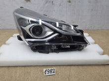 Laden Sie das Bild in den Galerie-Viewer, Frontscheinwerfer Toyota Yaris 81170-ODK10 Rechts Scheinwerfer Headlight SCH6804392754pp