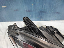 Laden Sie das Bild in den Galerie-Viewer, Frontscheinwerfer Mercedes-Benz Cls X218 C218 A2189067802 Rechts Headlight SCH3803789944tb