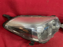 Load image into Gallery viewer, Frontscheinwerfer Toyota Yaris Ein Satz Scheinwerfer Headlight SCH4288683374wg
