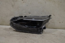 Laden Sie das Bild in den Galerie-Viewer, Frontscheinwerfer Toyota Yaris Cross 0D-312 Full LED Links Headlight SCH5223389582rr