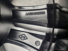 Load image into Gallery viewer, 1x Alufelge 17 Zoll 7.0&quot; 5x114.3 43ET A4204010700 Mercedes-Benz Citan Megane