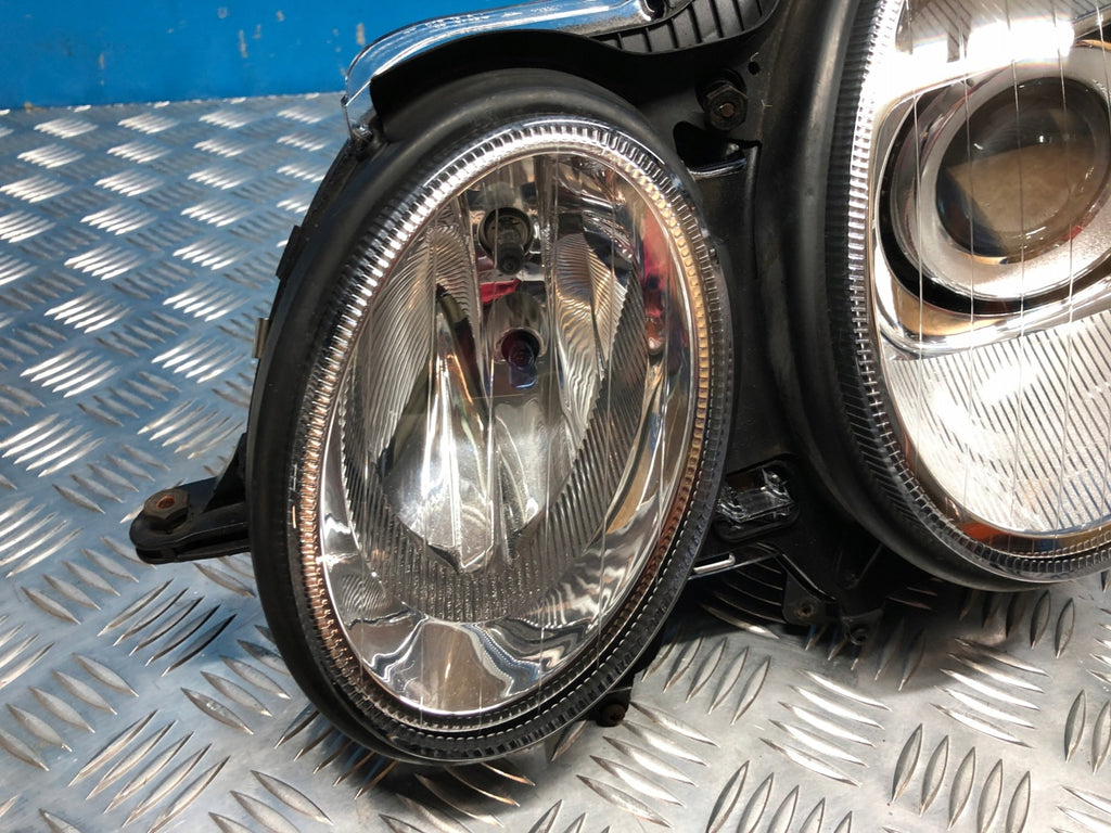 Frontscheinwerfer Mercedes-Benz W211 Xenon Links Scheinwerfer Headlight SCH5245893569as