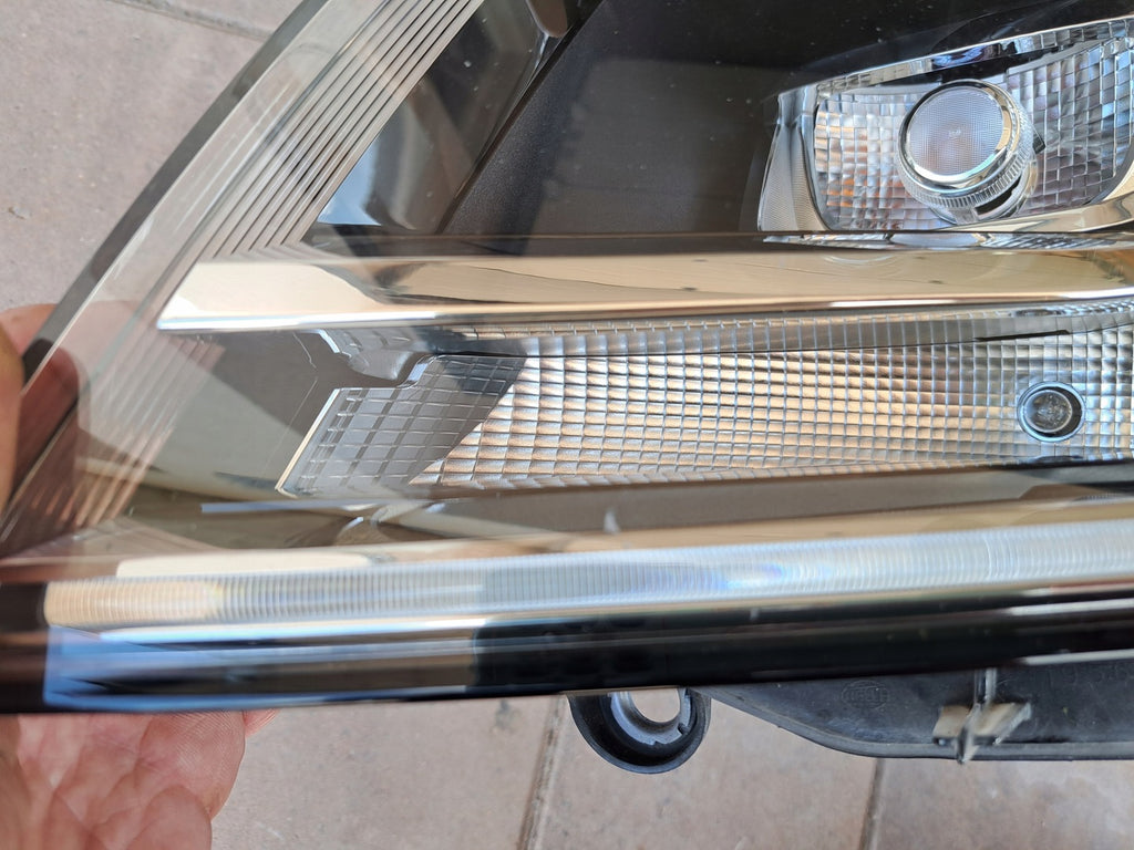 Frontscheinwerfer VW Touareg 7P1941033A Ein Stück (Rechts oder Links) Headlight