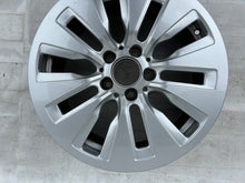 Laden Sie das Bild in den Galerie-Viewer, 1x Alufelge 17 Zoll 6.5" 5x112 34 5ET Glanz A2064010100 Mercedes-Benz W206 FEL8488308103mw