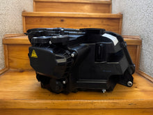 Laden Sie das Bild in den Galerie-Viewer, Frontscheinwerfer VW Amarok Links Scheinwerfer Headlight SCH4307996758ax