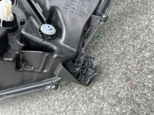 Laden Sie das Bild in den Galerie-Viewer, Frontscheinwerfer Toyota Yaris Rechts Scheinwerfer Headlight SCH9223871822fq