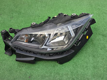 Laden Sie das Bild in den Galerie-Viewer, Frontscheinwerfer Seat Arona 6F1941015B LED Links Scheinwerfer Headlight
