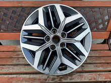 Load image into Gallery viewer, 1x Alufelge 17 Zoll 7.0" 5x114.3 50ET Glanz Graphit 52910-A8610 Kia Optima Mg FEL7787896648op