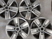Laden Sie das Bild in den Galerie-Viewer, 4x Alufelge 17 Zoll 7.0" 5x120 55ET 7E0601025P VW Multivan Rim Wheel FEL9750489747zd
