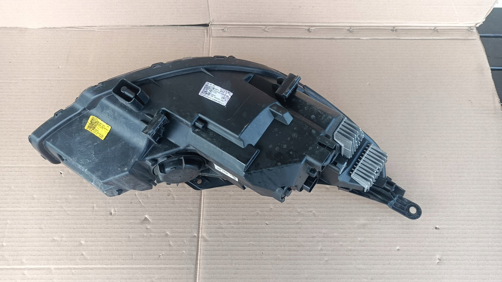 Frontscheinwerfer Hyundai I30 III 92102G4600 LED Ein Stück (Rechts oder Links)