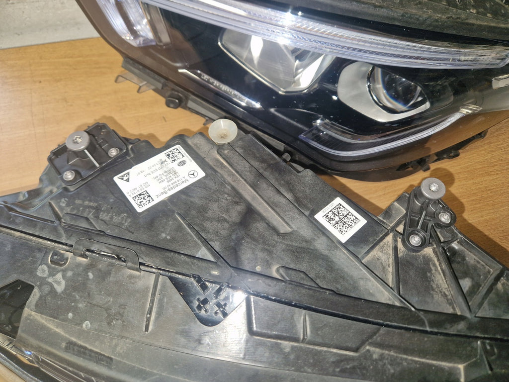 Frontscheinwerfer Mercedes-Benz Cla A1189062500 LED Rechts oder Links