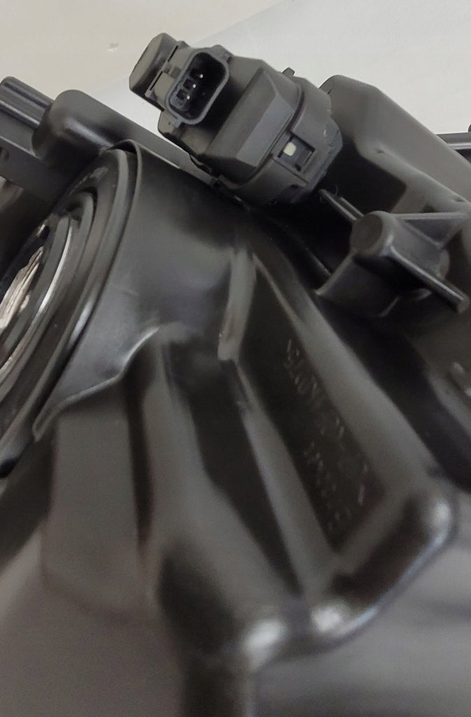 Frontscheinwerfer Toyota Yaris EUKO-6 Links Scheinwerfer Headlight SCH4487949765mh