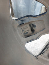Load image into Gallery viewer, 1x Alufelge 17 Zoll 6.5" 4x108 16ET 9800494077 Citroën C4 Cactus Rim Wheel FEL2412093435wh