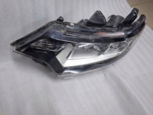 Laden Sie das Bild in den Galerie-Viewer, Frontscheinwerfer Mitsubishi Outlander III ECM921-22A10 ECM921-21C10 Links