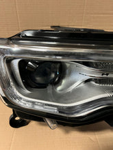 Laden Sie das Bild in den Galerie-Viewer, Frontscheinwerfer Jeep Grand Cherokee Wk2 68289238AH Xenon Rechts Headlight SCH7357567217ji