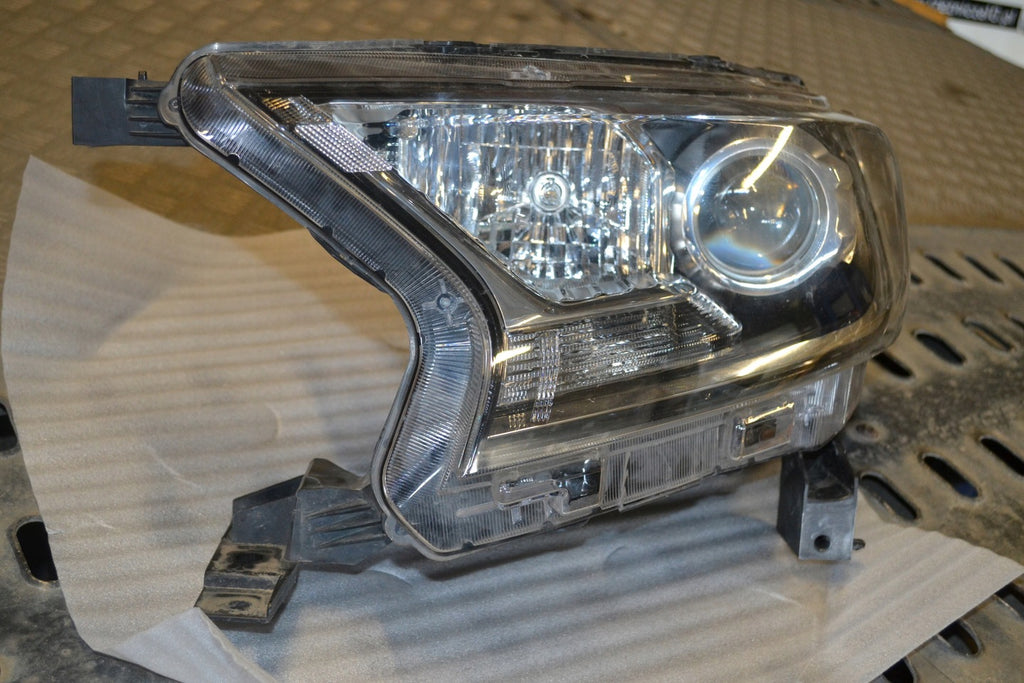 Frontscheinwerfer Ford Ranger Links Scheinwerfer Headlight