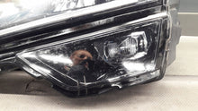 Laden Sie das Bild in den Galerie-Viewer, Frontscheinwerfer Skoda Karoq 57B941015D LED Links Scheinwerfer Headlight SCH1485630490dk