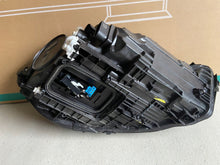 Laden Sie das Bild in den Galerie-Viewer, Frontscheinwerfer Mercedes-Benz A1779065704 LED Links Scheinwerfer Headlight SCH8147475330ig