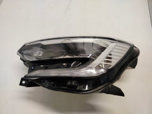 Laden Sie das Bild in den Galerie-Viewer, Frontscheinwerfer Renault Captur II 260608054R LED Links Scheinwerfer Headlight SCH1293555090pm