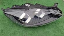 Laden Sie das Bild in den Galerie-Viewer, Frontscheinwerfer Ford Kuga LV4B-13E016-AH Full LED Rechts Headlight SCH7720272445ms